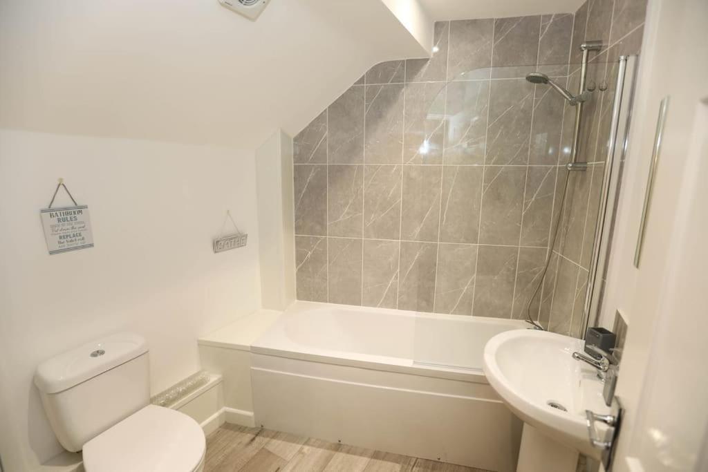 Exmouth - Apartment 1, Strand House - Modern 2 Bedroom Apartment, Perfect Location For Access To Beach & Town Centre - Sleeps 4 Guests - No Parking - Hosted By Rentmyhouse Esterno foto