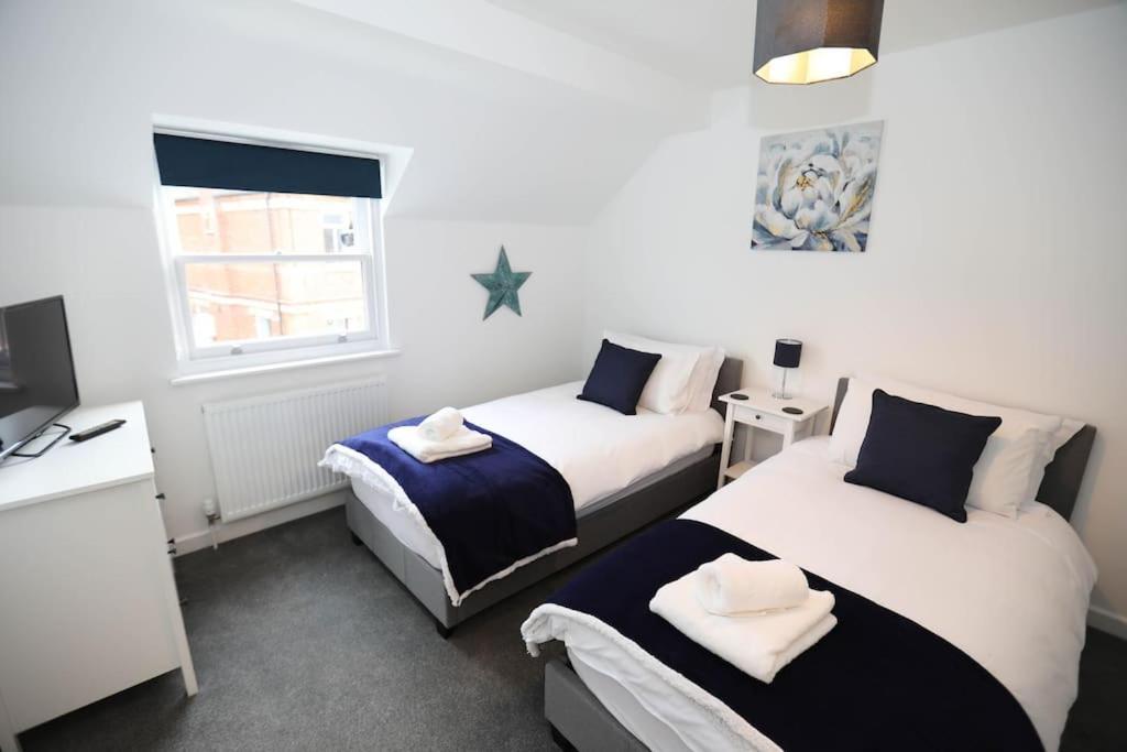 Exmouth - Apartment 1, Strand House - Modern 2 Bedroom Apartment, Perfect Location For Access To Beach & Town Centre - Sleeps 4 Guests - No Parking - Hosted By Rentmyhouse Esterno foto